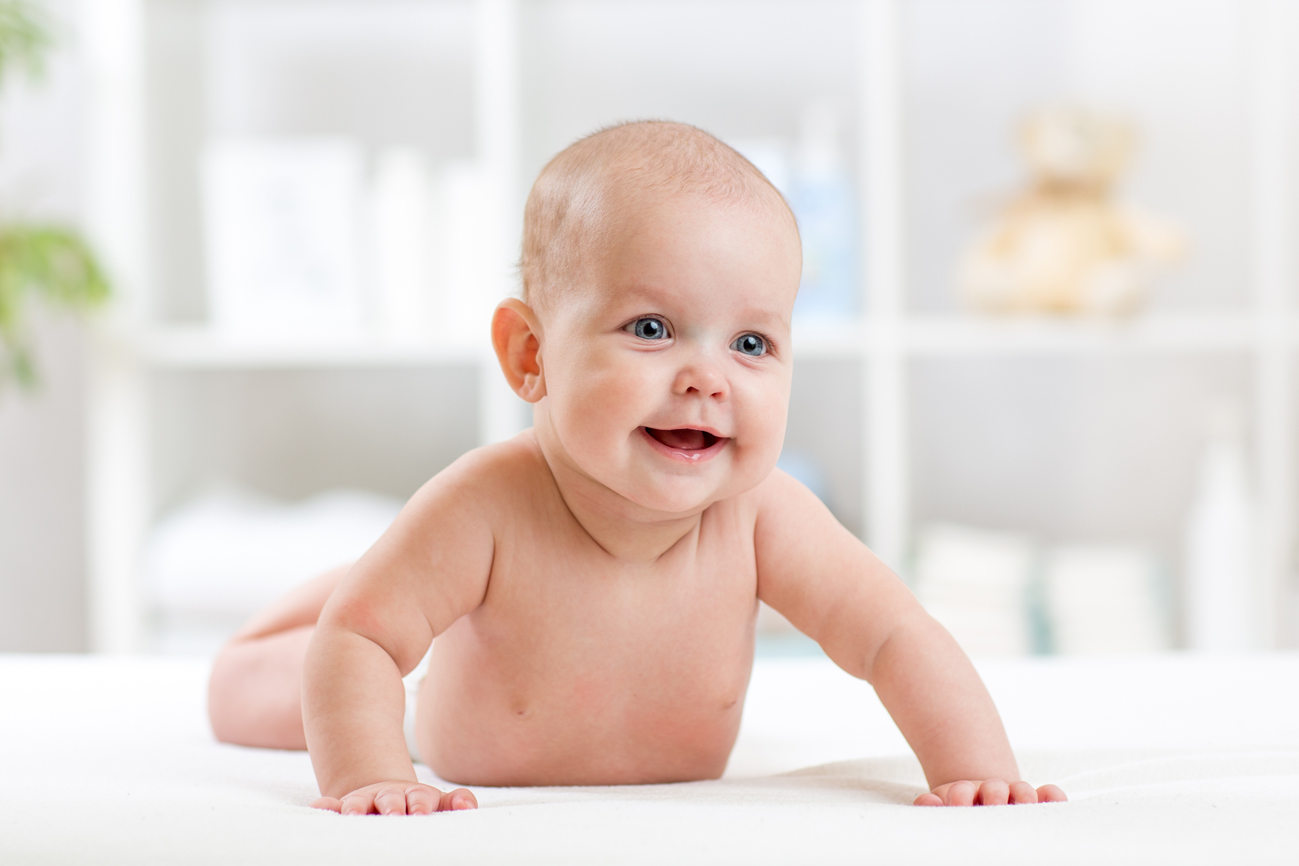 Развитие ребенка в 5 месяцев: нормы и рекомендации