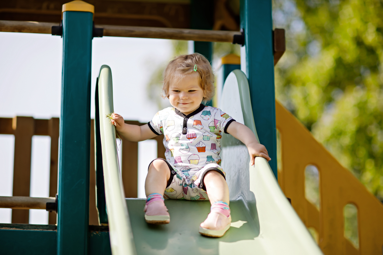 Развитие ребенка в 1 год: нормы и рекомендации