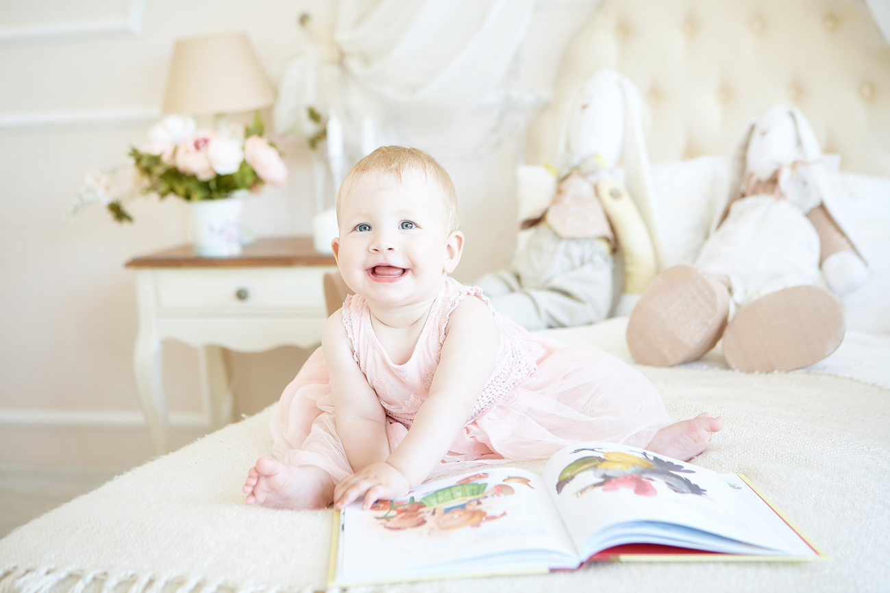 Развитие ребенка в 11 месяцев: нормы и рекомендации