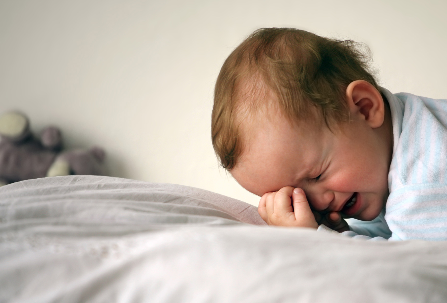 Что делать, если новорожденный ребенок почти не плачет?