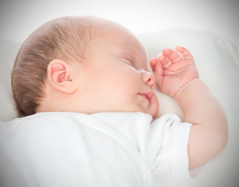 Как обеспечить безопасность сна ребенка: пояснения к правилам ААП