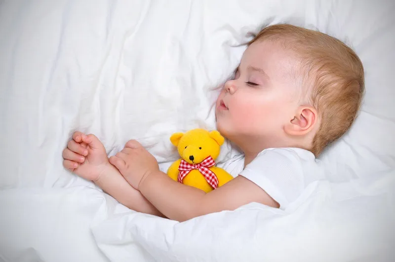 Как приучить ребенка спать отдельно от родителей?