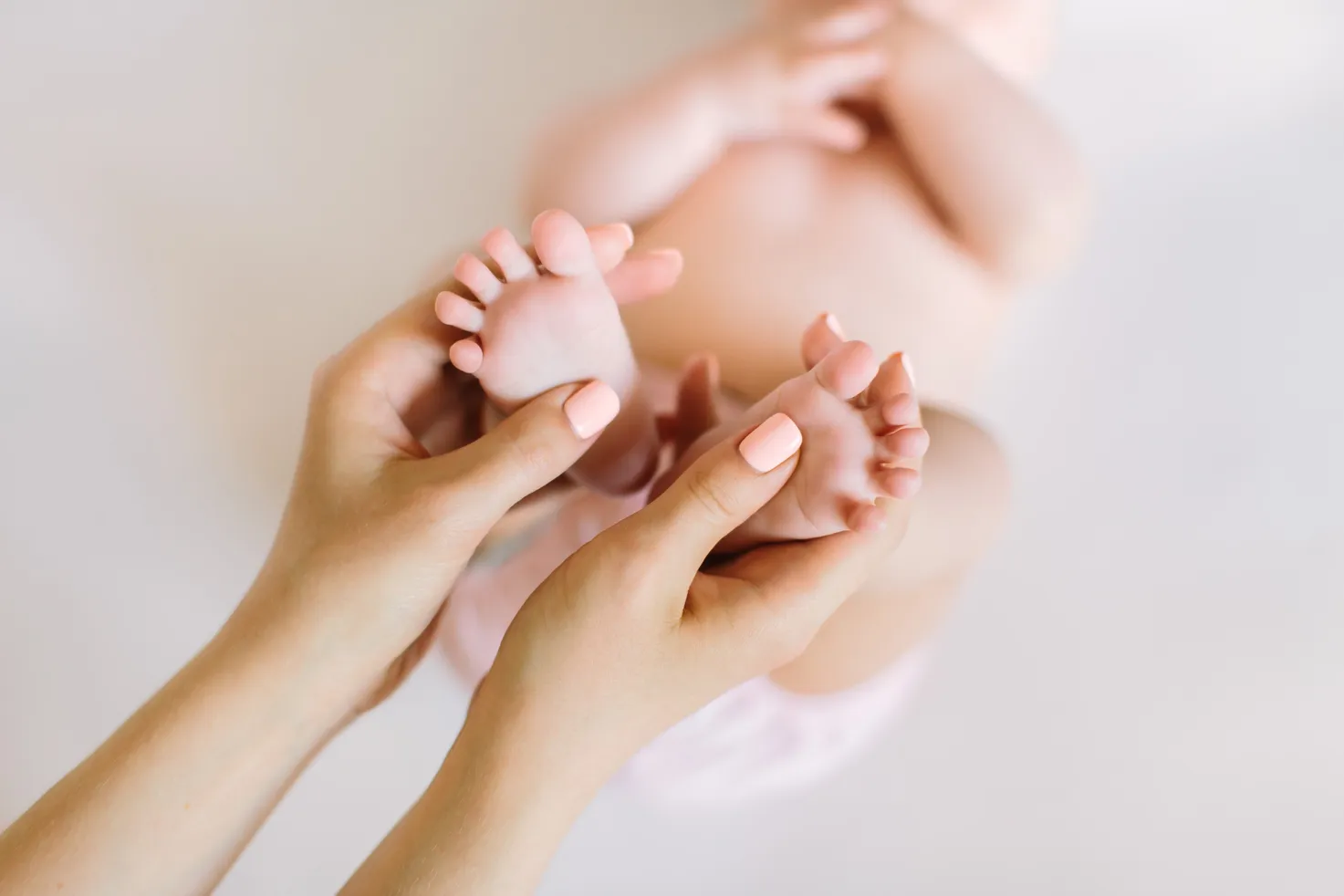 Развитие ребенка в 1 месяц: нормы и рекомендации