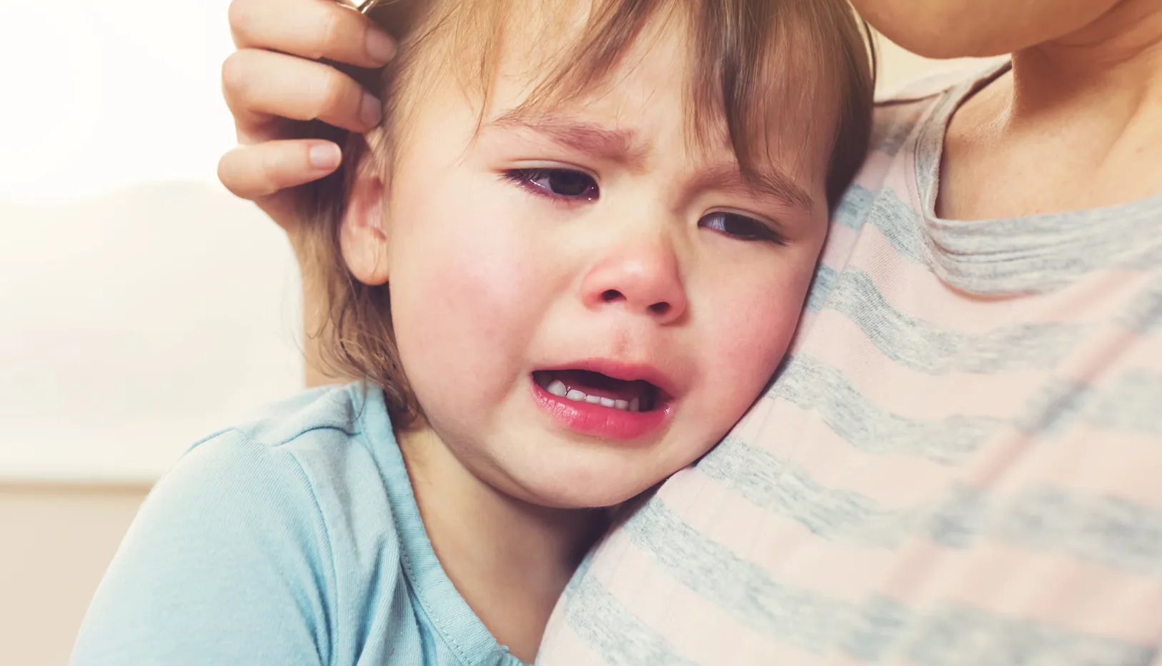Ребенок 2 года почему плачет при пробуждении: возможные причины и как ими заниматься