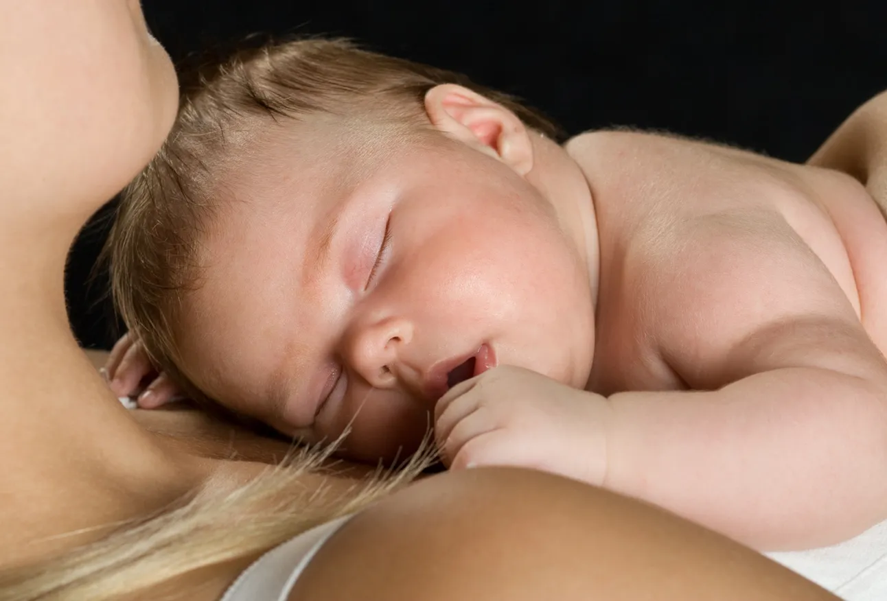 Почему месячный ребенок не спит - Что делать когда ребенок плохо спит днем и ночью в 1 месяц